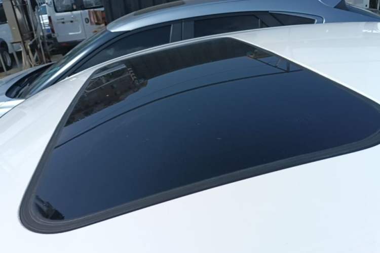 Used Mazda 3 Axela 2014 Sedan 2.0L Automatic Flagship Model Roof