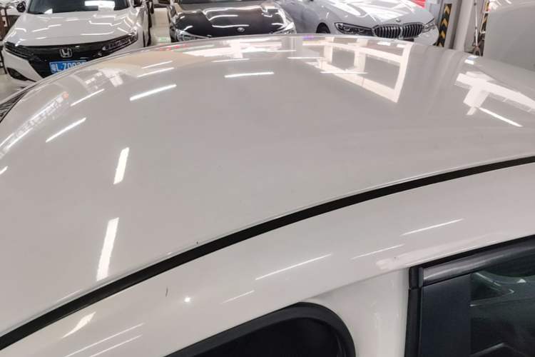 Used Mazda 3 Axela 2014 Sedan 1.5L Automatic Comfort Model Roof