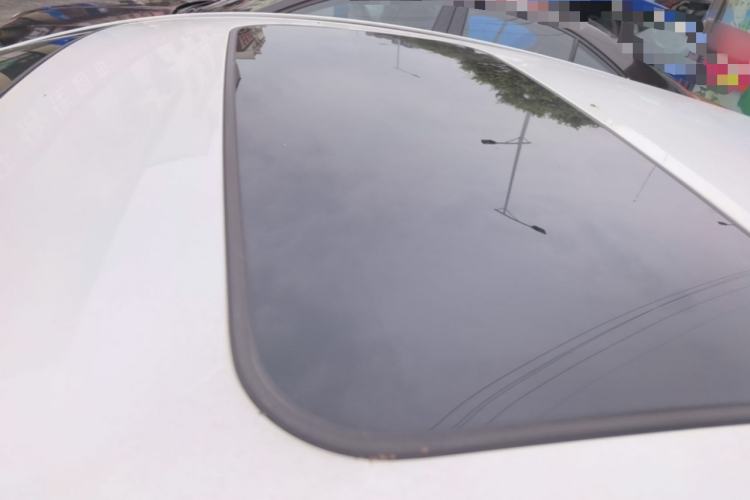 Used Mazda 3 Axela 2014 Hatchback 1.5L Automatic Luxury Model Roof