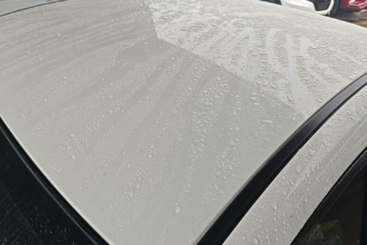 Used Mazda 3 Axela 2014 Sedan 1.5L Automatic Comfort Model Roof
