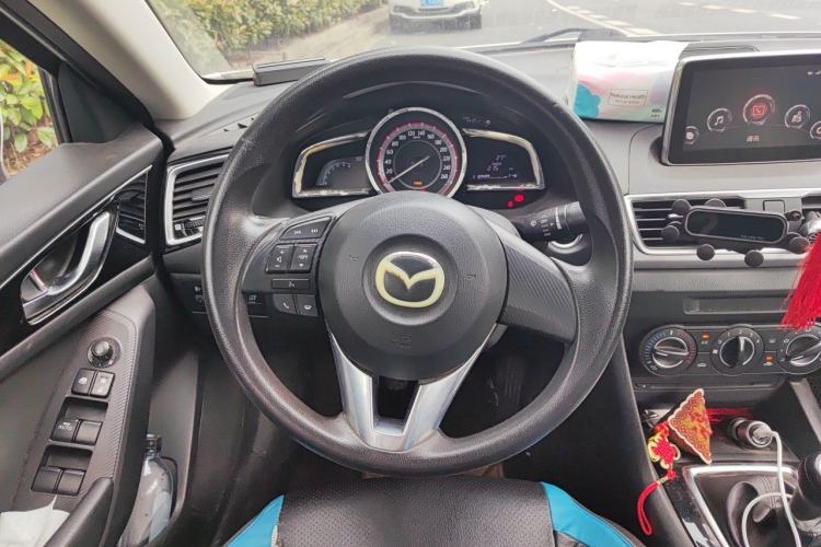 Used Mazda 3 Axela 2014 Sedan 1.5L Manual Comfort Model Steering Wheel