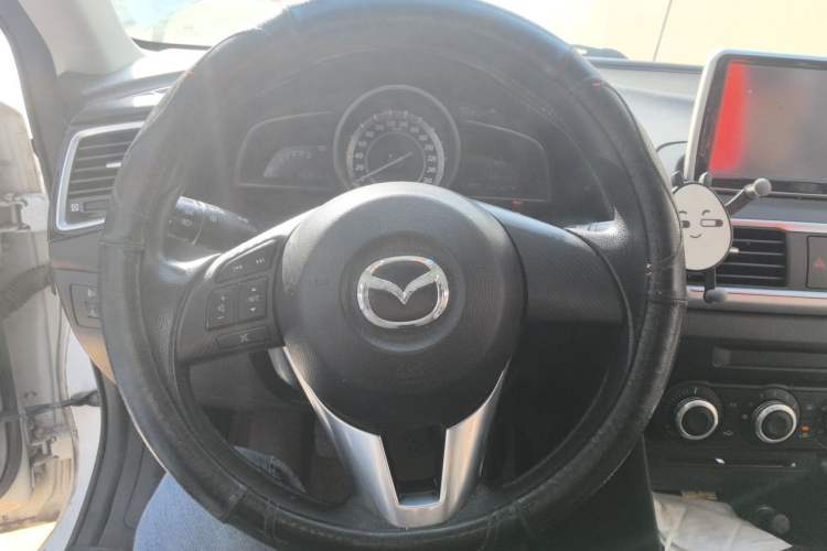 Used Mazda 3 Axela 2014 Sedan 1.5L Manual Comfort Model Steering Wheel