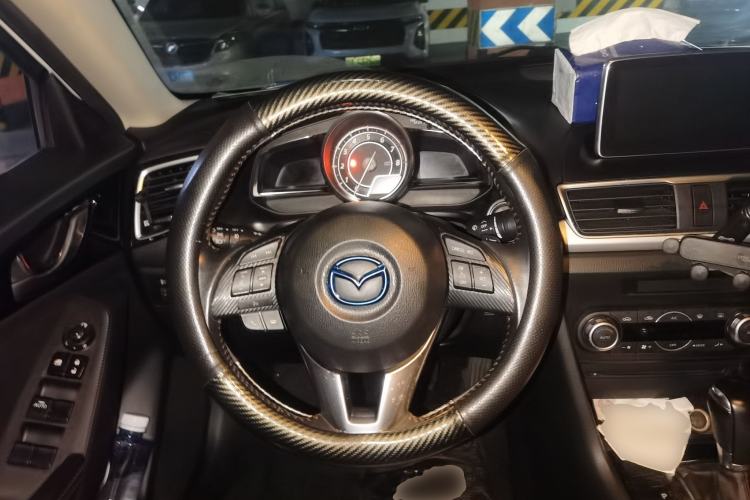 Used Mazda 3 Axela 2014 Sedan 2.0L Automatic Flagship Model Steering Wheel