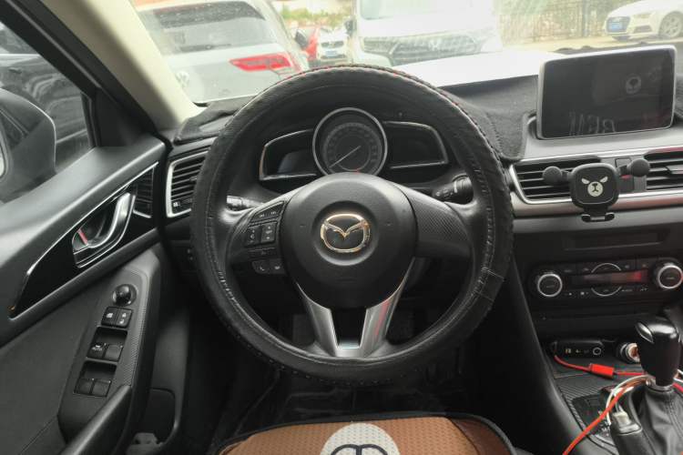 Used Mazda 3 Axela 2014 Sedan 1.5L Automatic Luxury Model Steering Wheel