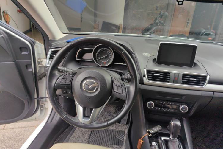 Used Mazda 3 Axela 2014 Sedan 2.0L Automatic Sport Model Steering Wheel