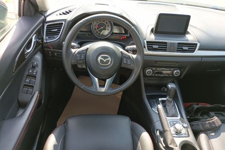 Used Mazda 3 Axela 2014 Sedan 2.0L Automatic Flagship Model Steering Wheel