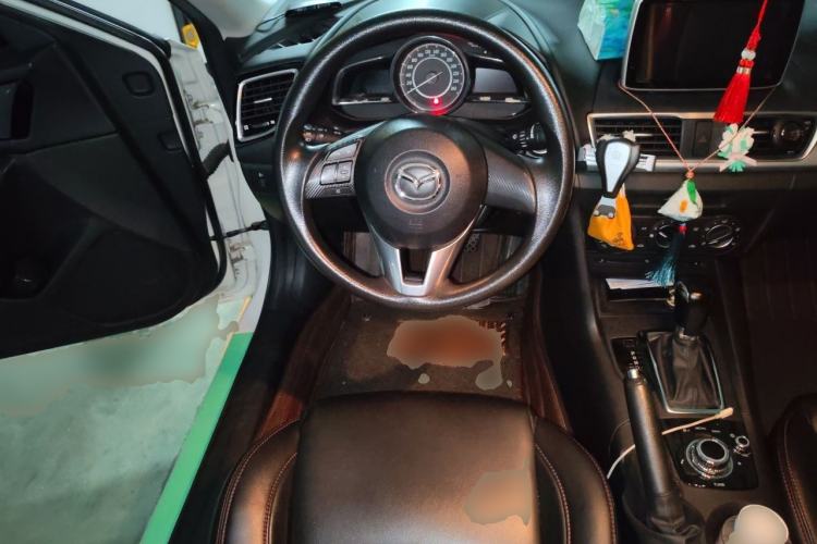 Used Mazda 3 Axela 2014 Sedan 1.5L Automatic Comfort Model Steering Wheel
