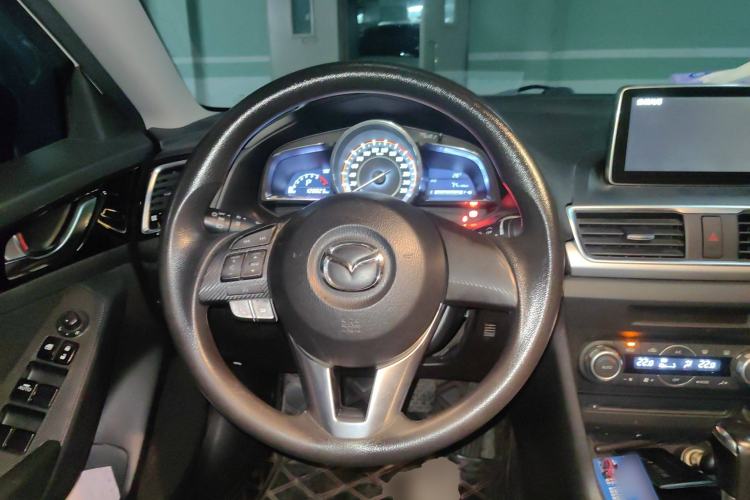 Used Mazda 3 Axela 2014 Sedan 1.5L Automatic Luxury Model Steering Wheel