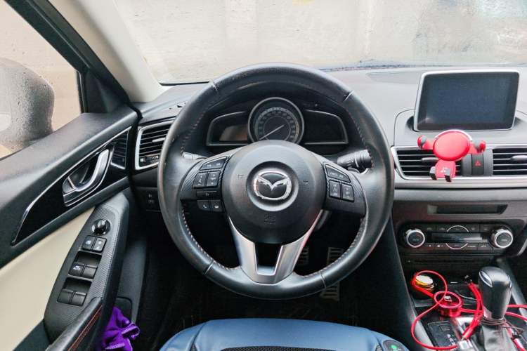 Used Mazda 3 Axela 2014 Sedan 2.0L Automatic Sport Model Steering Wheel