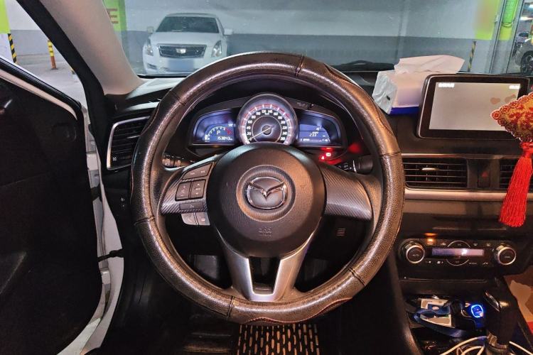 Used Mazda 3 Axela 2014 Sedan 1.5L Automatic Luxury Model Steering Wheel