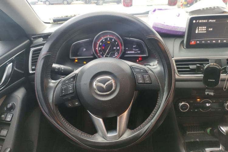 Used Mazda 3 Axela 2014 Sedan 2.0L Automatic Flagship Model Steering Wheel
