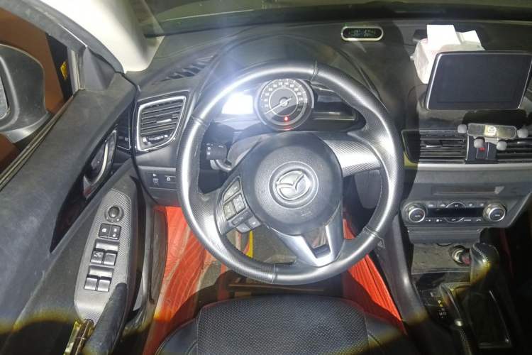 Used Mazda 3 Axela 2014 Sedan 1.5L Automatic Luxury Model Steering Wheel