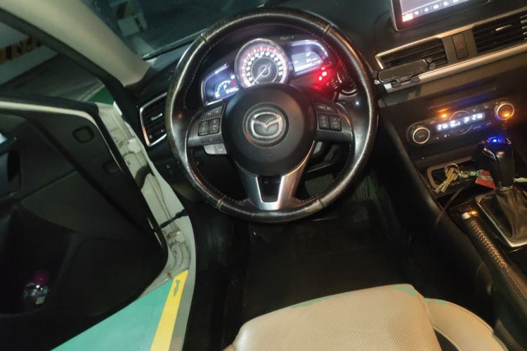 Used Mazda 3 Axela 2014 Sedan 2.0L Automatic Sport Model Steering Wheel