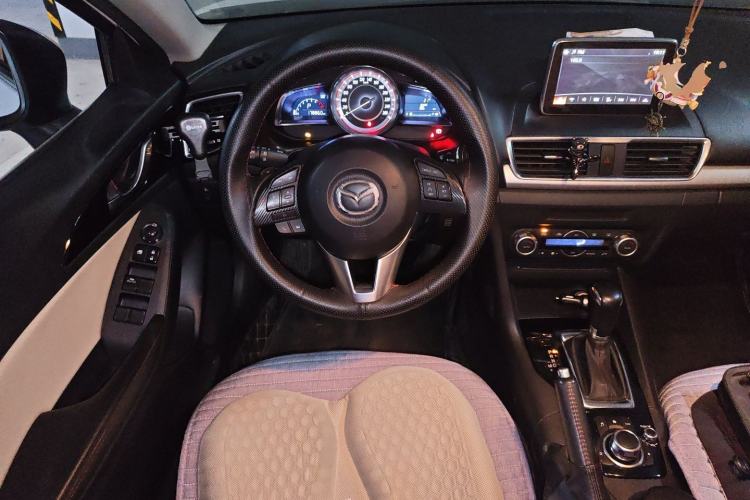 Used Mazda 3 Axela 2014 Sedan 2.0L Automatic Sport Model Steering Wheel