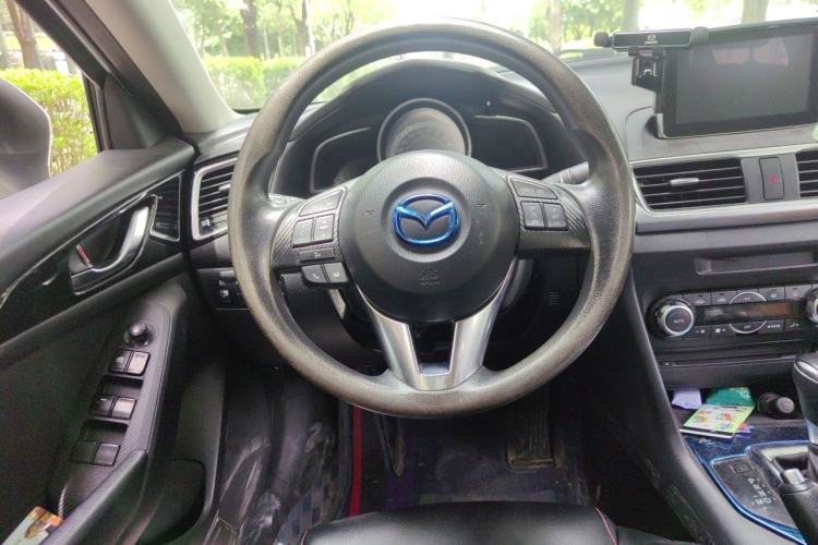 Used Mazda 3 Axela 2014 Sedan 1.5L Automatic Luxury Model Steering Wheel