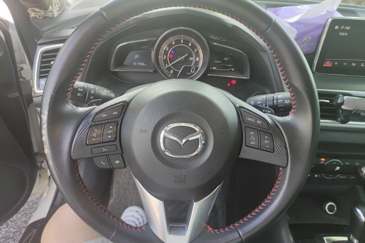 Used Mazda 3 Axela 2014 Hatchback 2.0L Automatic Flagship Model Steering Wheel