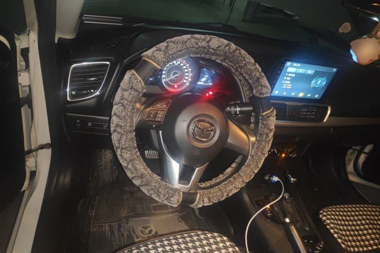 Used Mazda 3 Axela 2014 Sedan 1.5L Automatic Comfort Model Steering Wheel