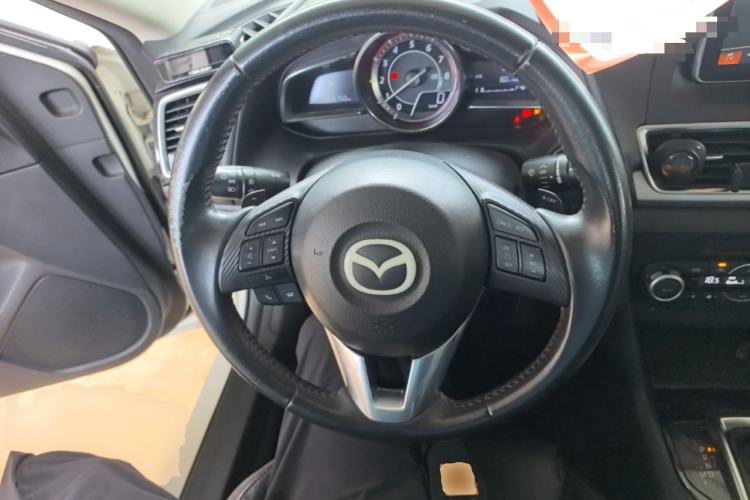 Used Mazda 3 Axela 2014 Hatchback 2.0L Automatic Flagship Model Steering Wheel
