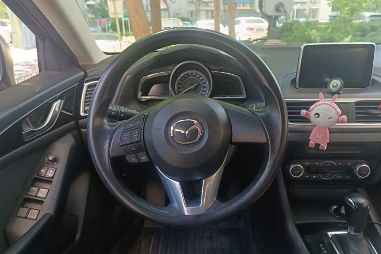 Used Mazda 3 Axela 2014 Sedan 1.5L Automatic Luxury Model Steering Wheel