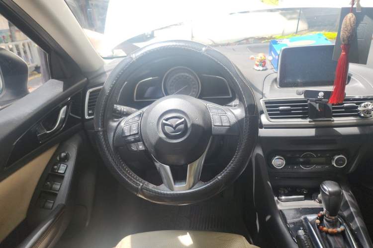 Used Mazda 3 Axela 2014 Sedan 2.0L Automatic Sport Model Steering Wheel