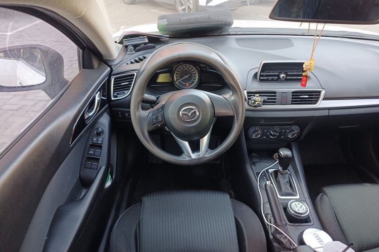 Used Mazda 3 Axela 2014 Sedan 1.5L Automatic Comfort Model Steering Wheel