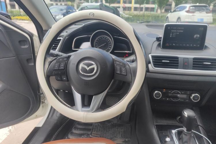 Used Mazda 3 Axela 2014 Sedan 2.0L Automatic Sport Model Steering Wheel
