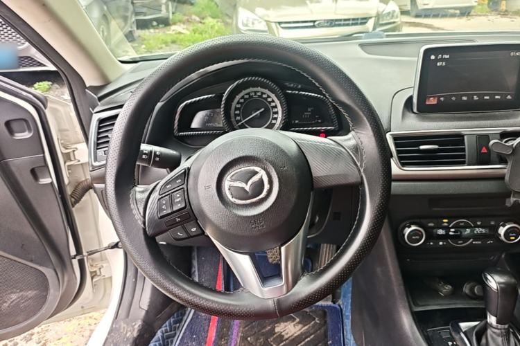 Used Mazda 3 Axela 2014 Sedan 1.5L Automatic Luxury Model Steering Wheel