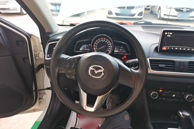 Used Mazda 3 Axela 2014 Sedan 1.5L Automatic Luxury Model Steering Wheel