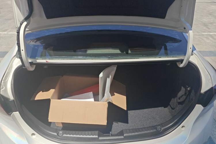 Used Mazda 3 Axela 2014 Sedan 1.5L Automatic Comfort Model Trunk
