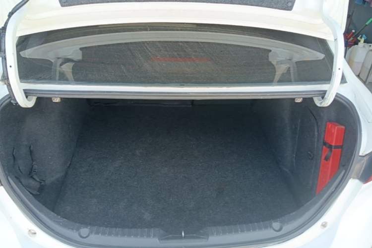 Used Mazda 3 Axela 2014 Sedan 1.5L Automatic Luxury Model Trunk