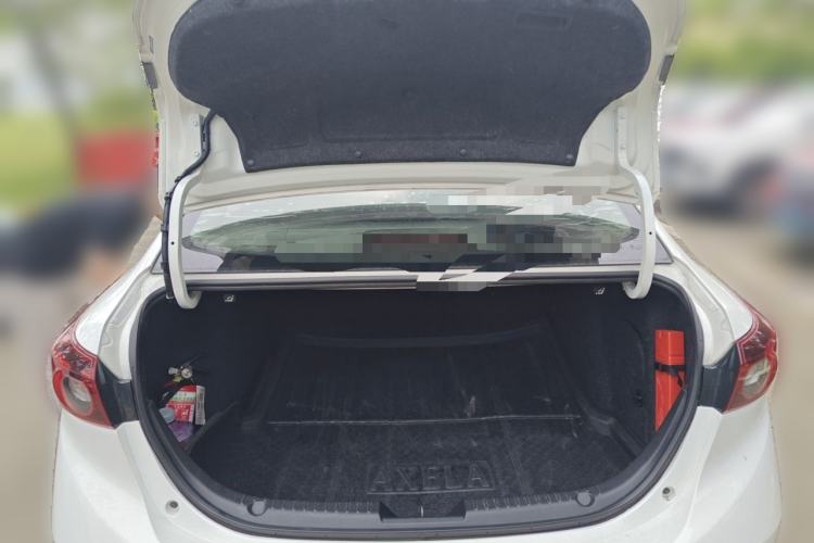 Used Mazda 3 Axela 2014 Sedan 1.5L Manual Comfort Model Trunk