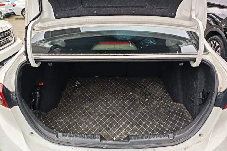Used Mazda 3 Axela 2014 Sedan 2.0L Automatic Sport Model Trunk