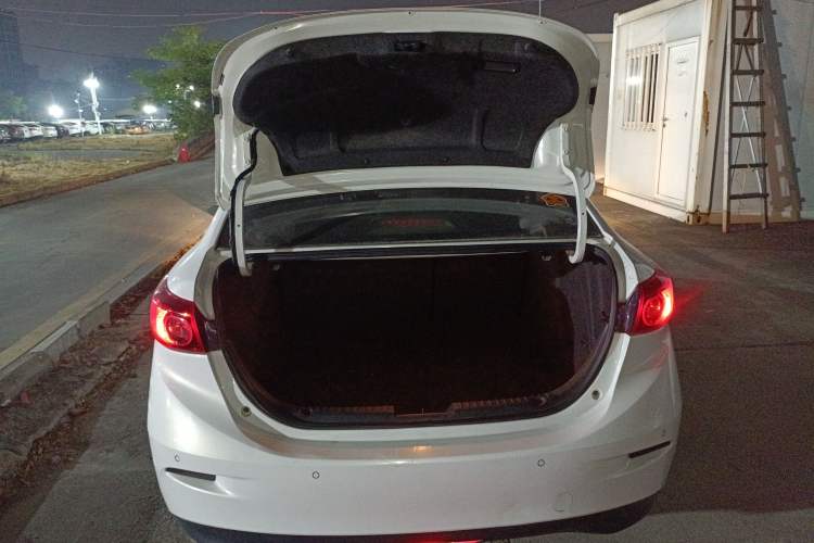 Used Mazda 3 Axela 2014 Sedan 1.5L Automatic Luxury Model Trunk