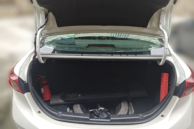 Used Mazda 3 Axela 2014 Sedan 1.5L Automatic Comfort Model Trunk