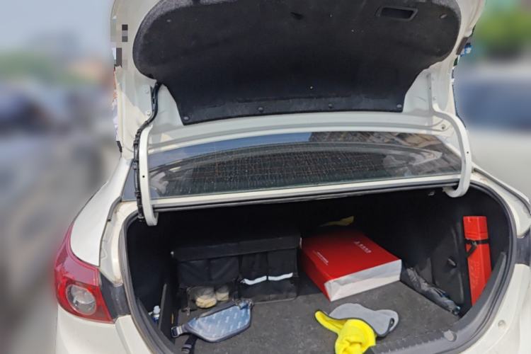 Used Mazda 3 Axela 2014 Sedan 1.5L Manual Comfort Model Trunk