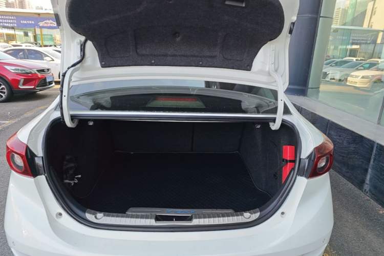 Used Mazda 3 Axela 2014 Sedan 1.5L Automatic Luxury Model Trunk