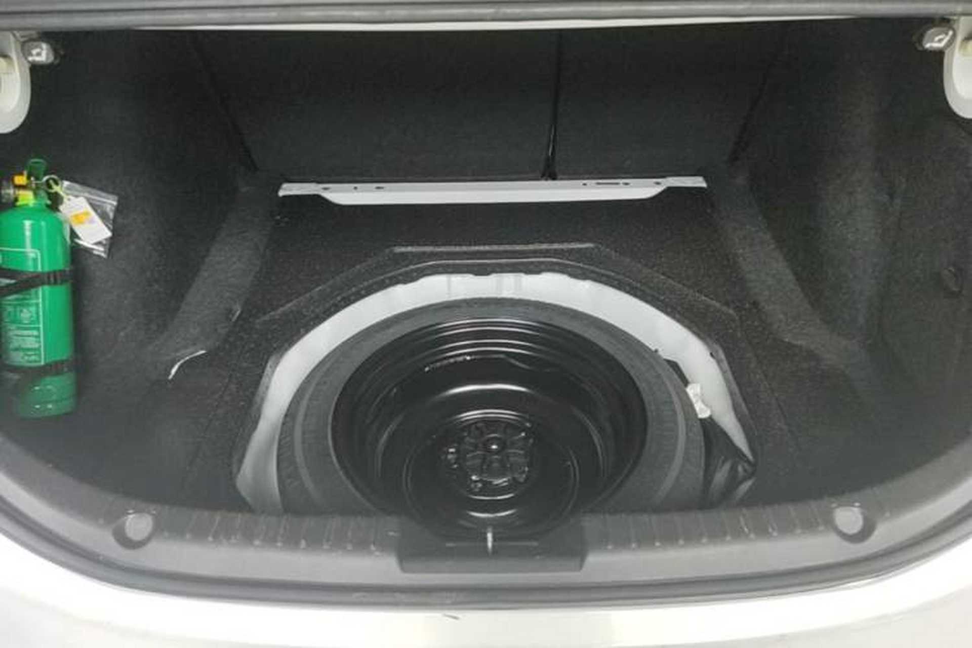 Used Mazda 3 Axela 2014 Sedan 2.0L Automatic Flagship Model Trunk