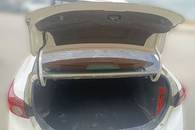 Used Mazda 3 Axela 2014 Sedan 1.5L Manual Comfort Model Trunk