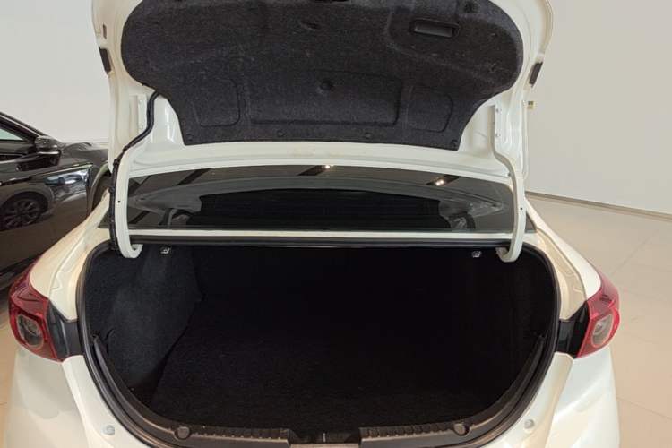Used Mazda 3 Axela 2014 Sedan 2.0L Automatic Sport Model Trunk