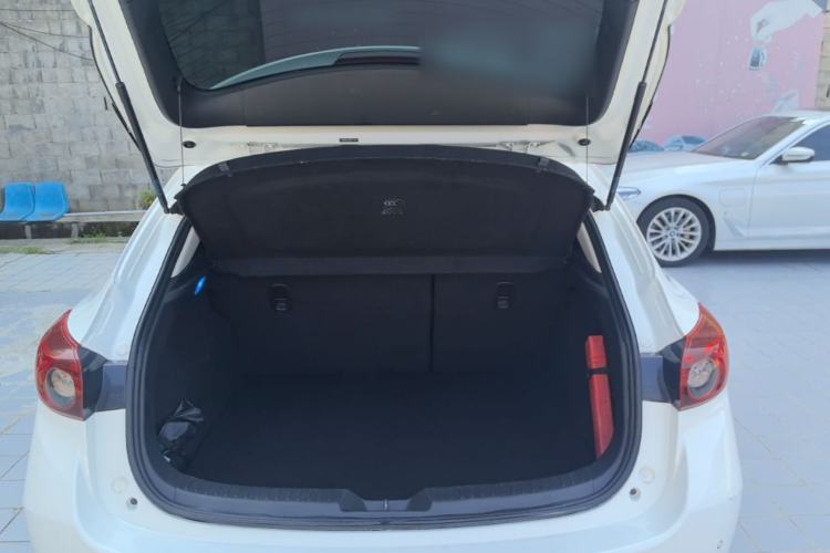 Used Mazda 3 Axela 2014 Hatchback 2.0L Automatic Sport Model Trunk