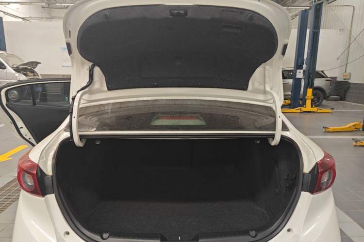 Used Mazda 3 Axela 2014 Sedan 1.5L Manual Comfort Model Trunk