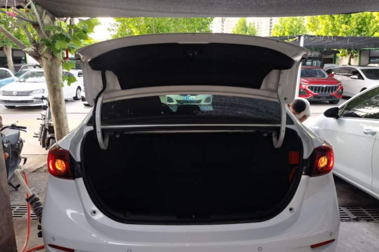 Used Mazda 3 Axela 2014 Sedan 1.5L Automatic Luxury Model Trunk