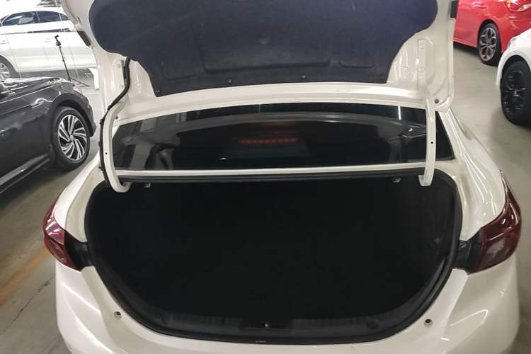 Used Mazda 3 Axela 2014 Sedan 1.5L Automatic Luxury Model Trunk