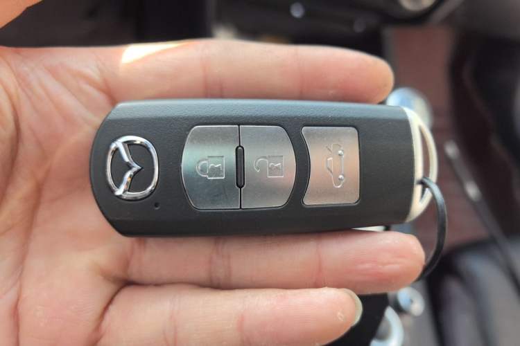 Used Mazda 3 Axela 2014 Sedan 1.5L Manual Comfort Model Vehicle Key