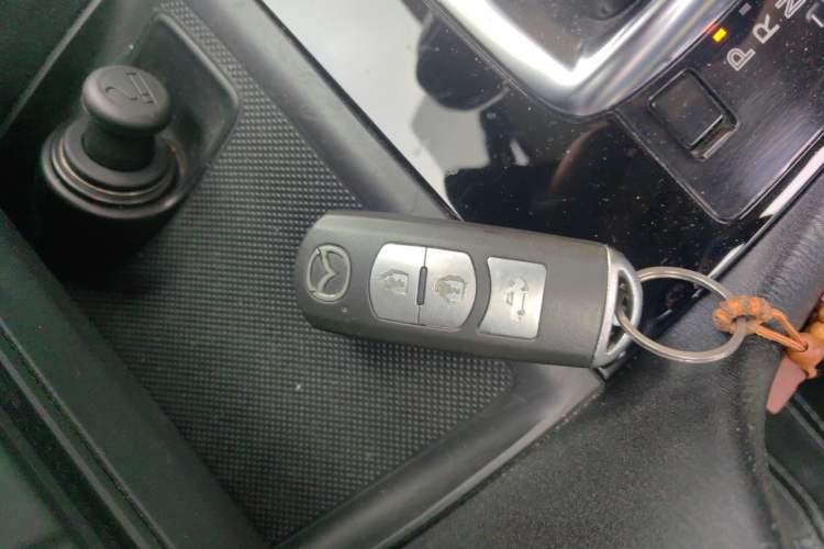 Used Mazda 3 Axela 2014 Sedan 2.0L Automatic Sport Model Vehicle Key