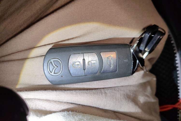 Used Mazda 3 Axela 2014 Sedan 1.5L Automatic Luxury Model Vehicle Key