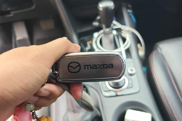 Used Mazda 3 Axela 2014 Hatchback 2.0L Automatic Flagship Model Vehicle Key