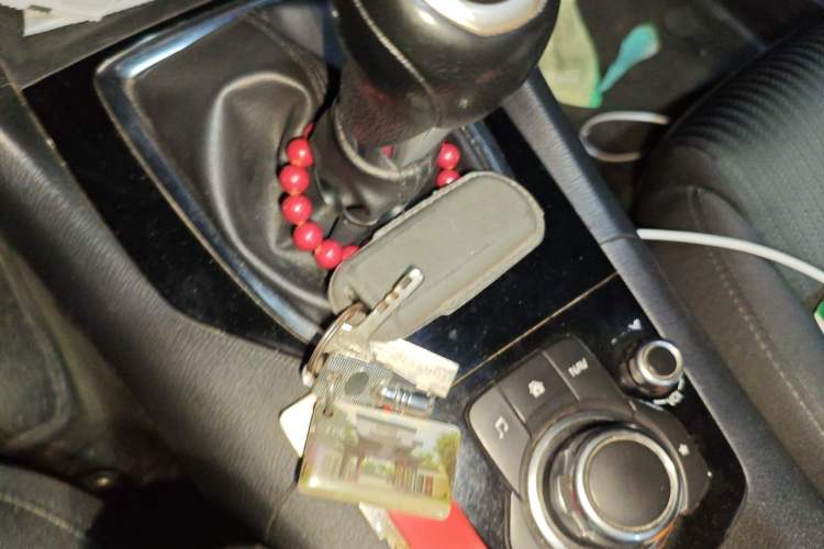 Used Mazda 3 Axela 2014 Sedan 1.5L Manual Comfort Model Vehicle Key