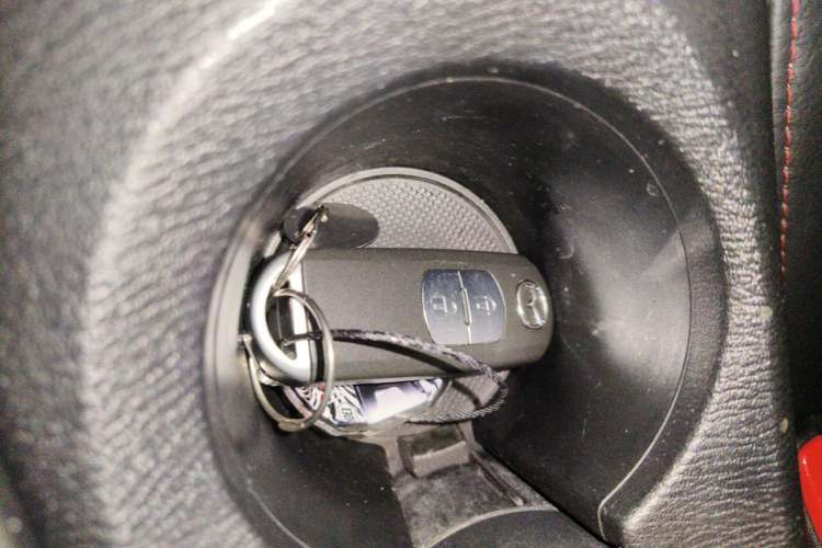 Used Mazda 3 Axela 2014 Hatchback 2.0L Automatic Flagship Model Vehicle Key