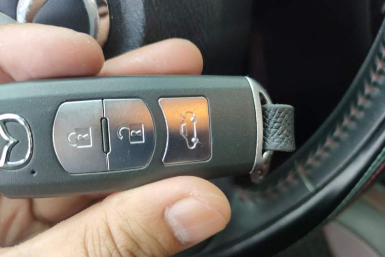 Used Mazda 3 Axela 2014 Sedan 2.0L Automatic Flagship Model Vehicle Key